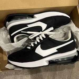 Brand new Nike air pre-day